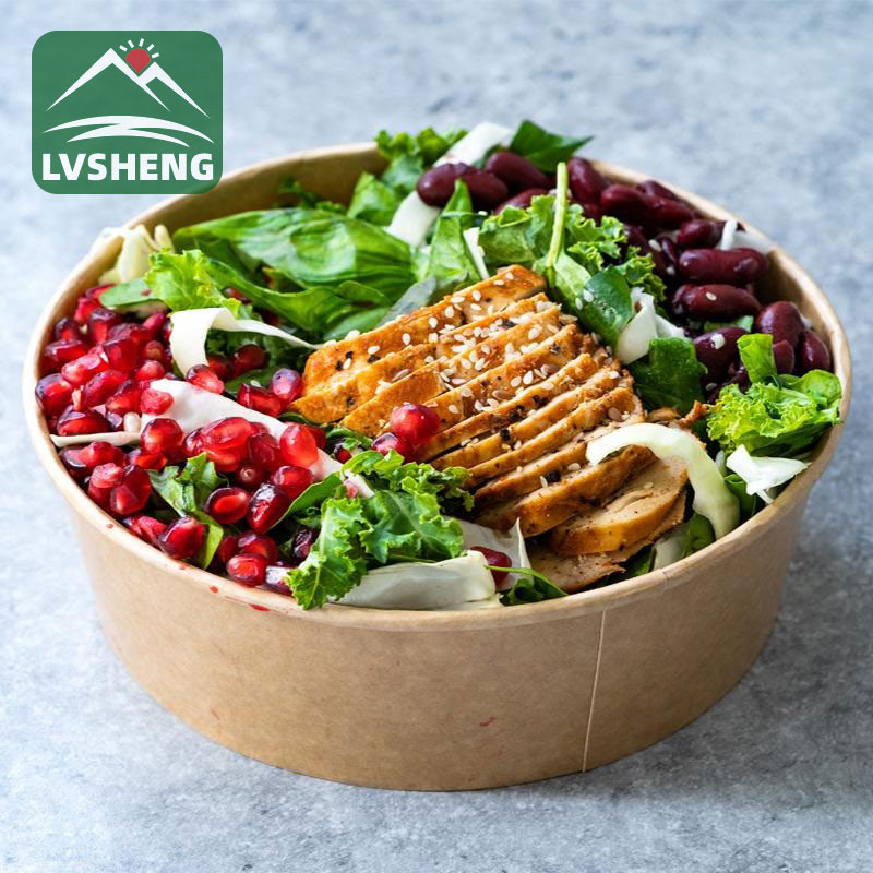 Tek kullanımlık kapaklı plastik salata kaseleri temizleyin