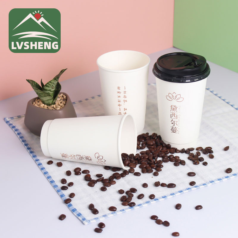 Paket servisi olan kahve için kağıt bardaklar